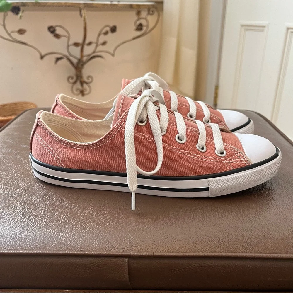 [5] Pink CONVERSE - Picture 4 of 12